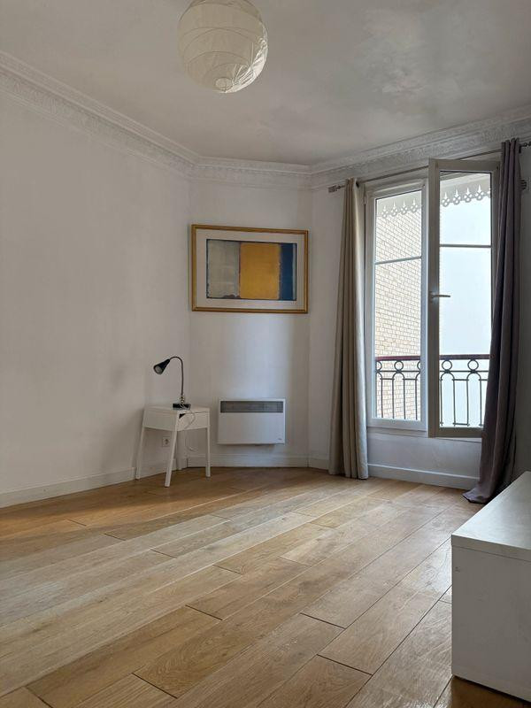 
                                                Location
                                                 Appartement clair et calme 75014
