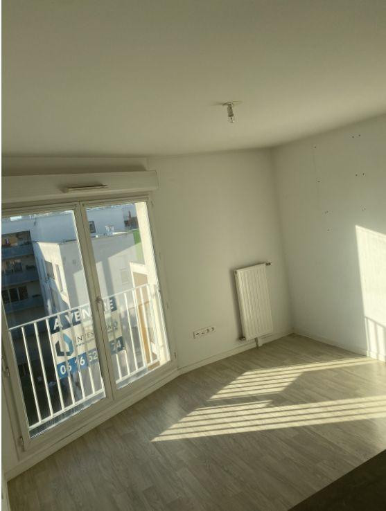 
                                                Location
                                                 Appartement clair et calme de 42m2