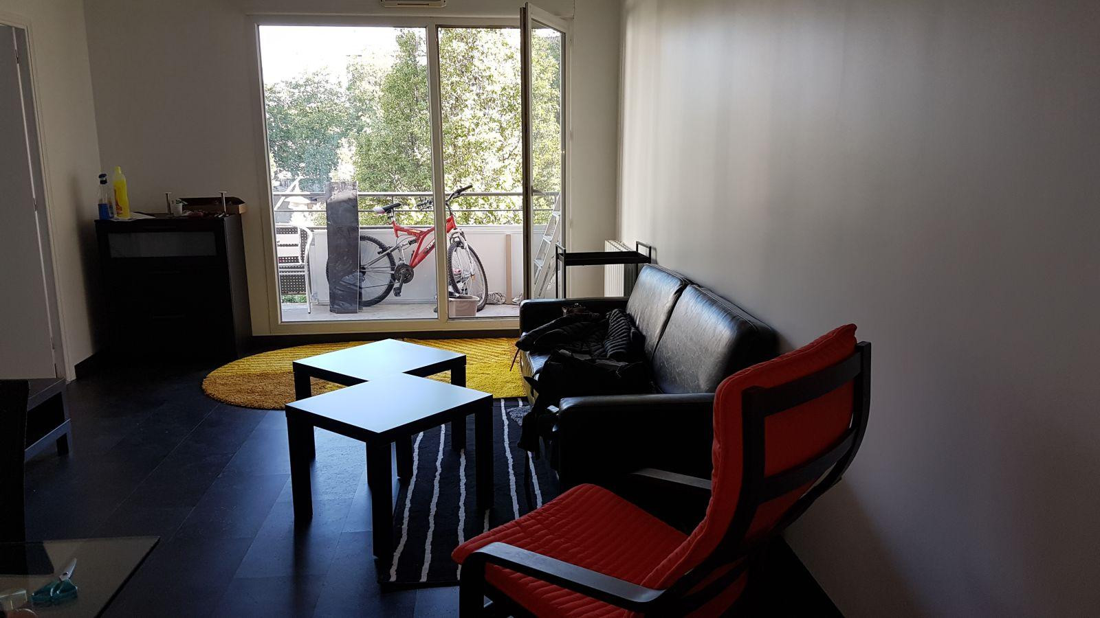 
                                                Location
                                                 Appartement clair et calme en colocation