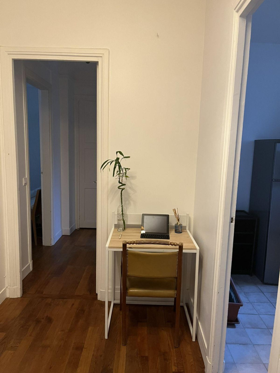 
                                                Location
                                                 Appartement classé Art Déco meublé avec gout
