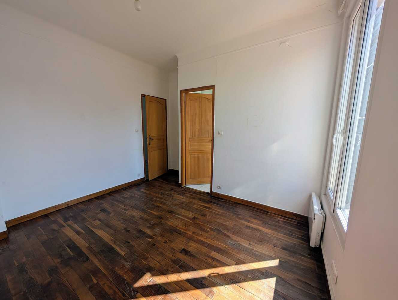 
                                                Vente
                                                 Appartement clé en main à deux pas du RER B