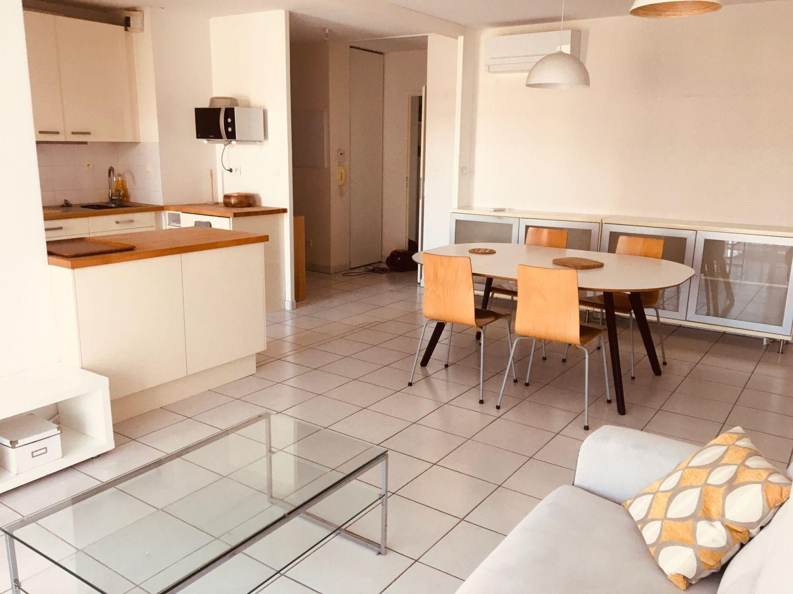 
                                                Location
                                                 Appartement - CLIM - Calme lumineux