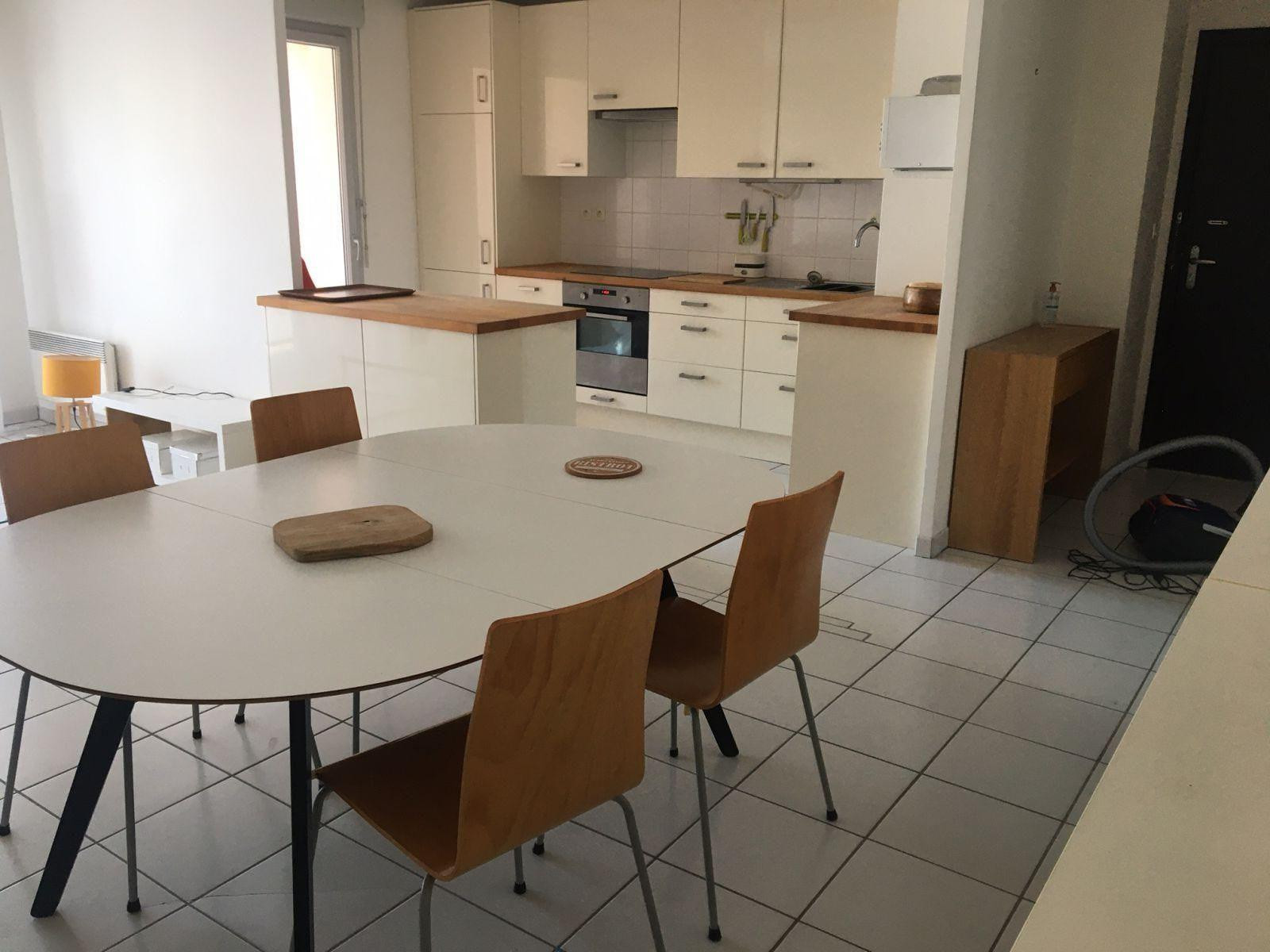 
                                                Location
                                                 Appartement - CLIM - Calme lumineux