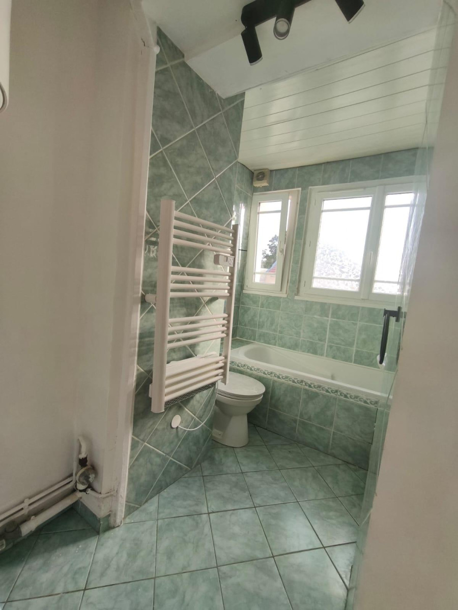 
                                                Location
                                                 Appartement - Coeur de ville - Mairie de Charenton
