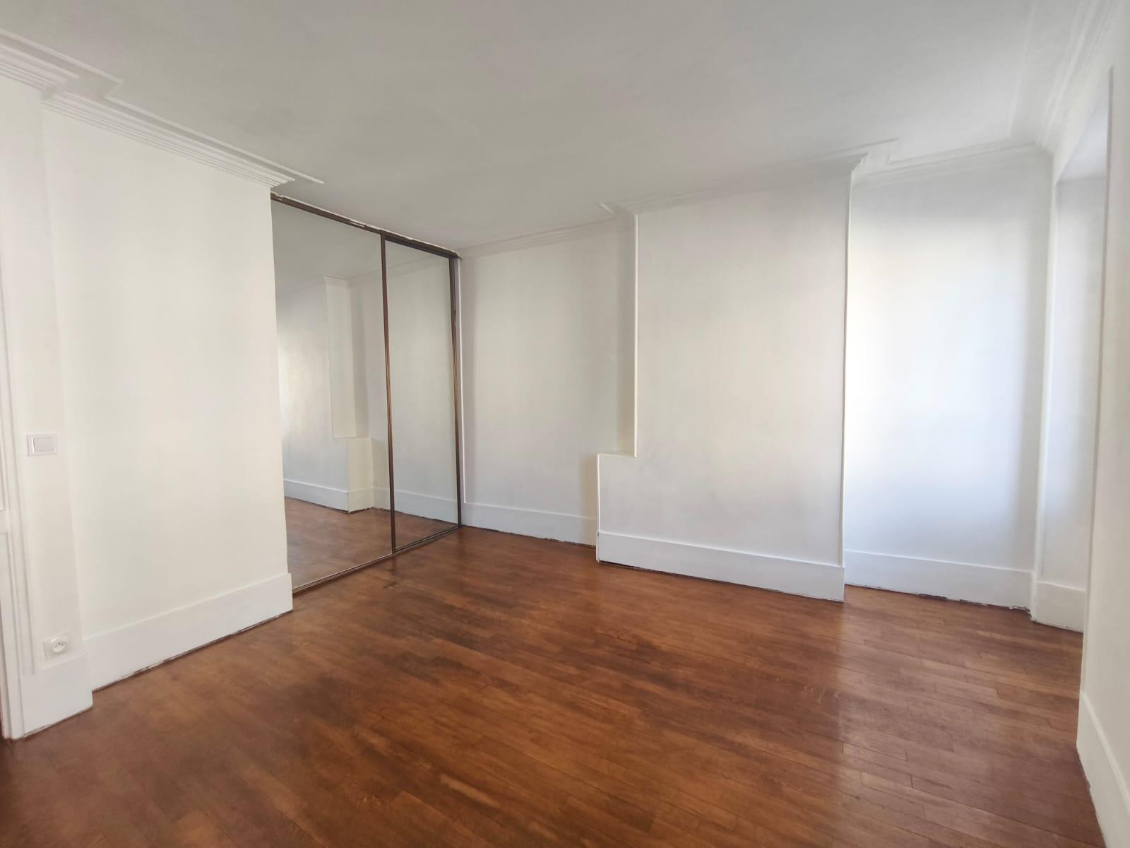 
                                                Location
                                                 Appartement - Coeur de ville - Mairie de Charenton