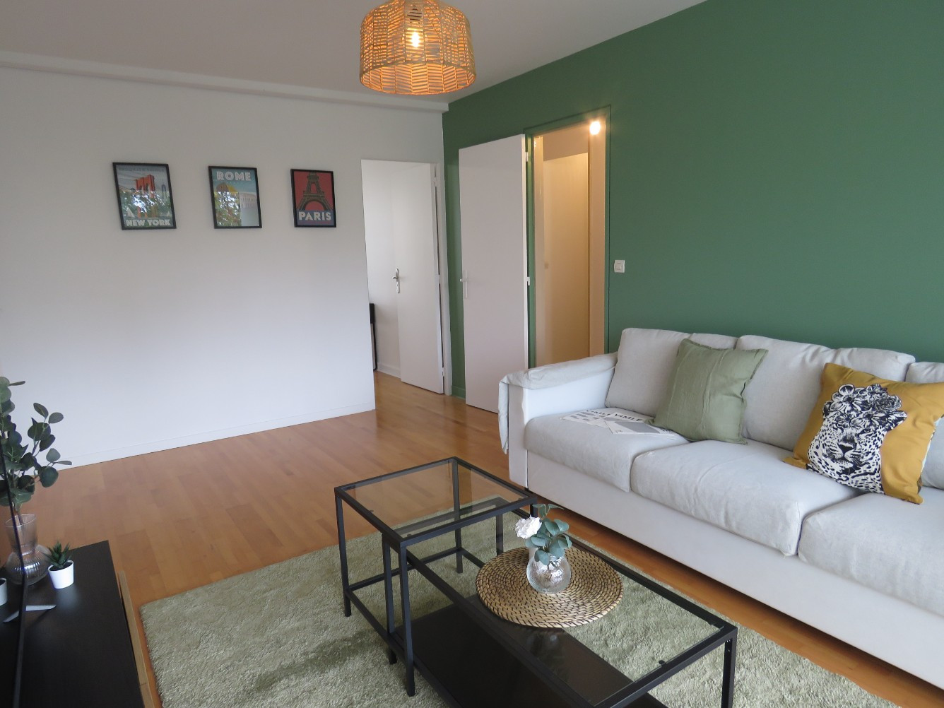 
                                                Location
                                                 Appartement 4 pièces meublé 75m2