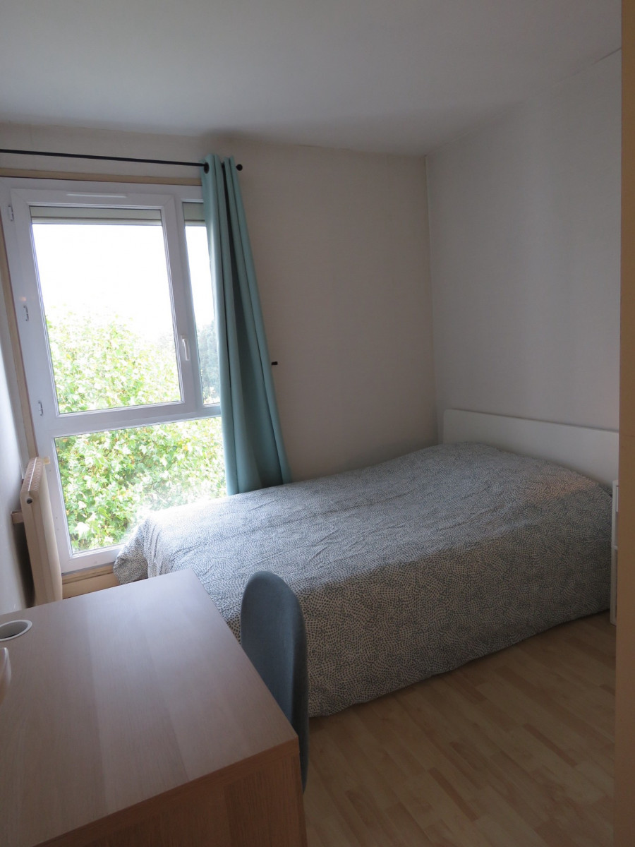 
                                                Location
                                                 Appartement 4 pièces meublé 75m2