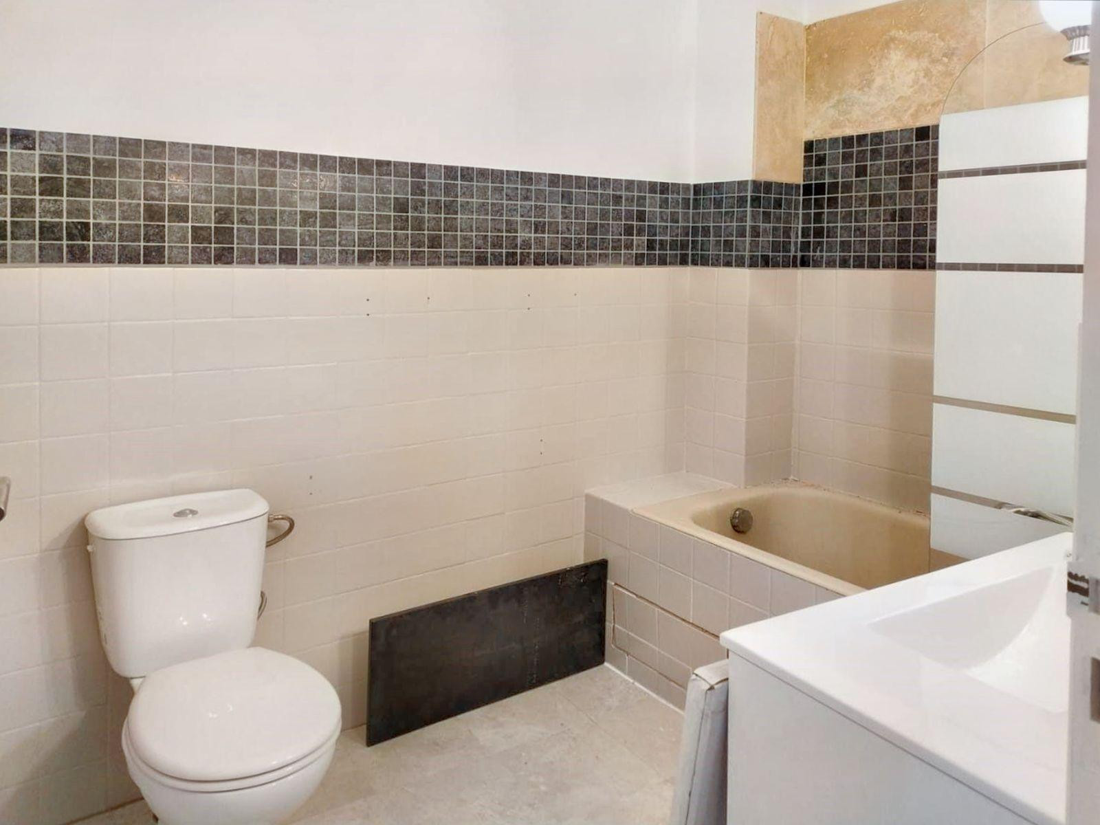 
                                                Location
                                                 Appartement confortable, rénové, superbe vue