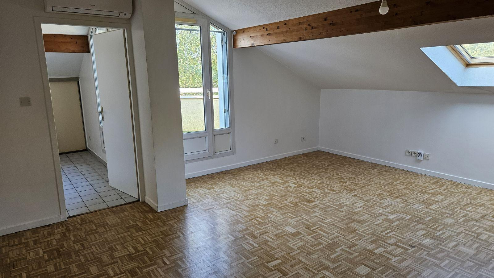 
                                                Location
                                                 Appartement cool