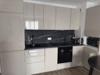 
                                                Location
                                                 Appartement cosy et chic