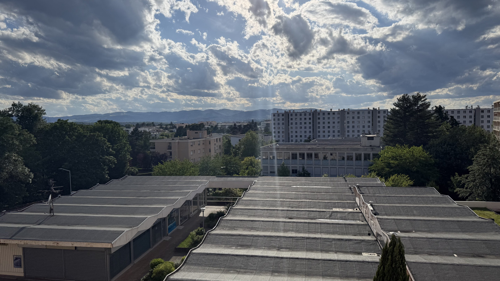 
                                                Vente
                                                 Appartement cosy et lumineux à 15mn de Bellecour