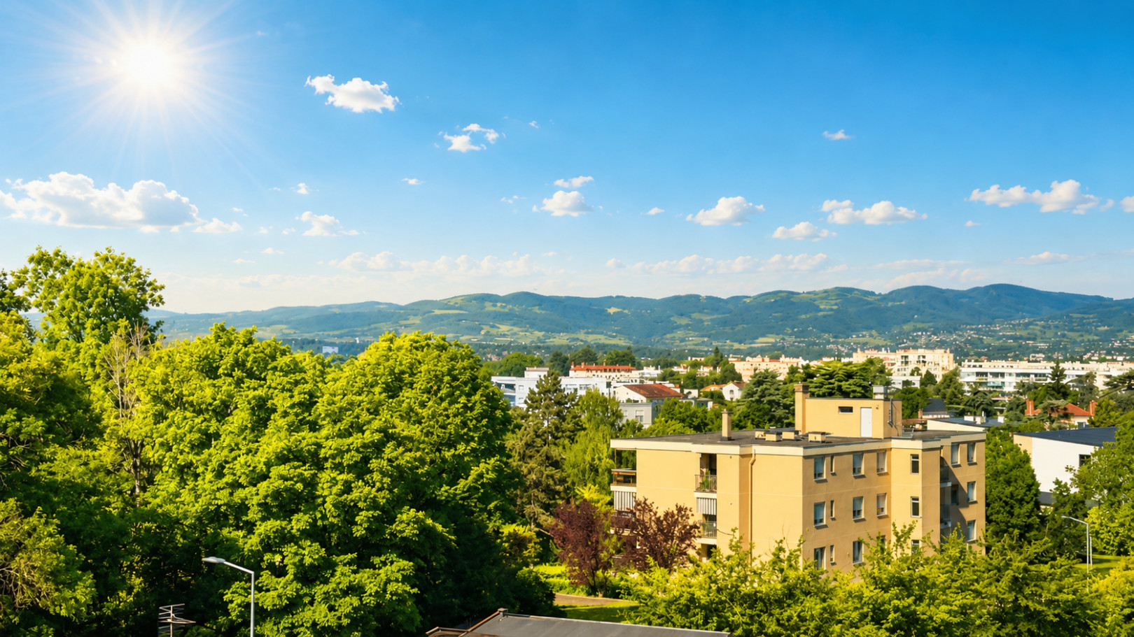 
                                                Vente
                                                 Appartement traversant et lumineux