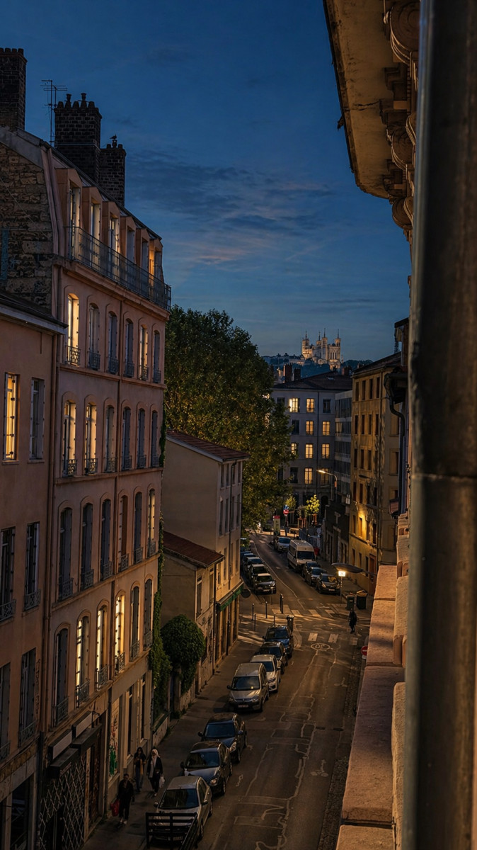 
                                                Vente
                                                 Appartement cosy et lumineux • dans bel immeuble • très proche Universités • Lyon 7
