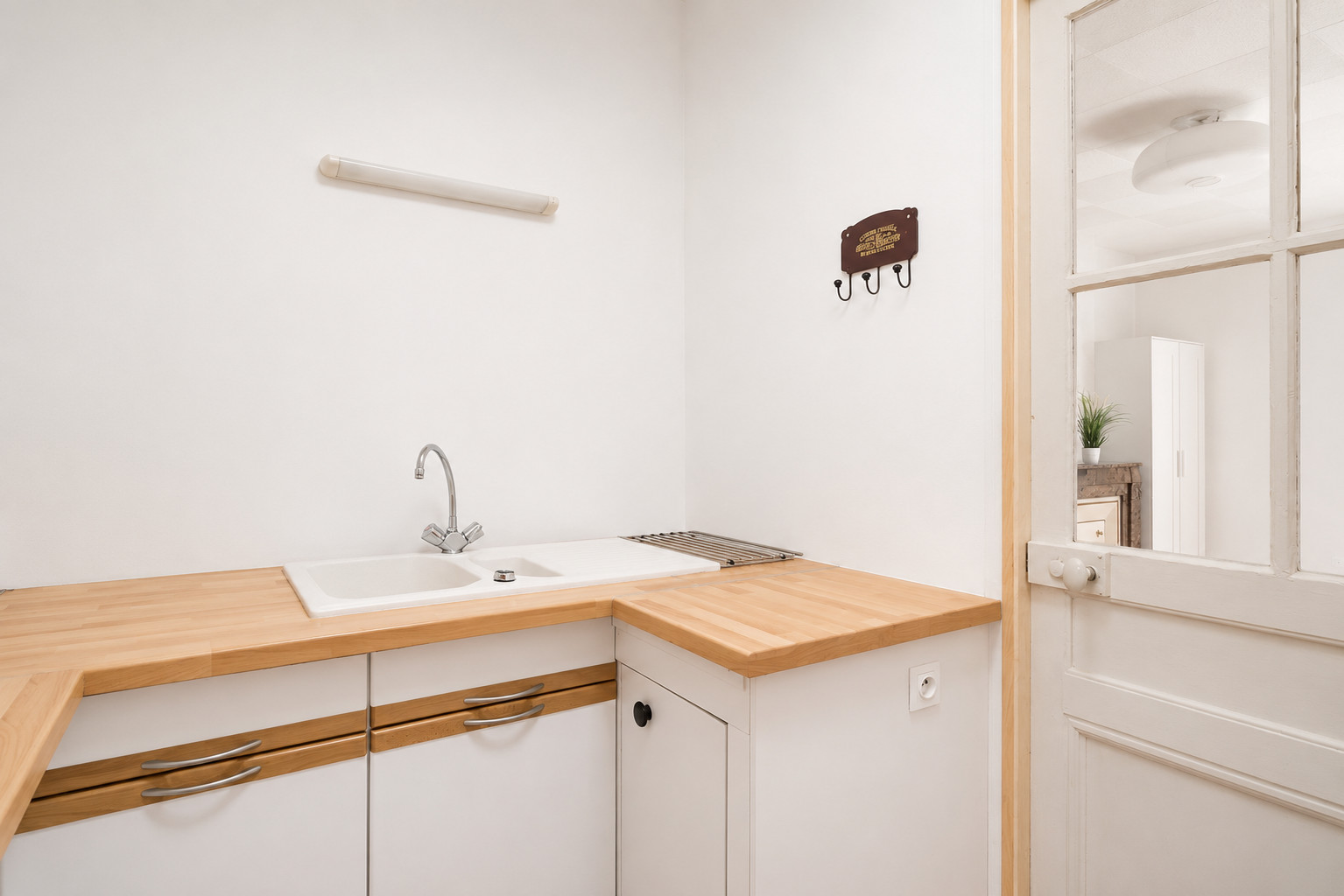 
                                                Vente
                                                 Appartement cosy et lumineux • dans bel immeuble • très proche Universités • Lyon 7