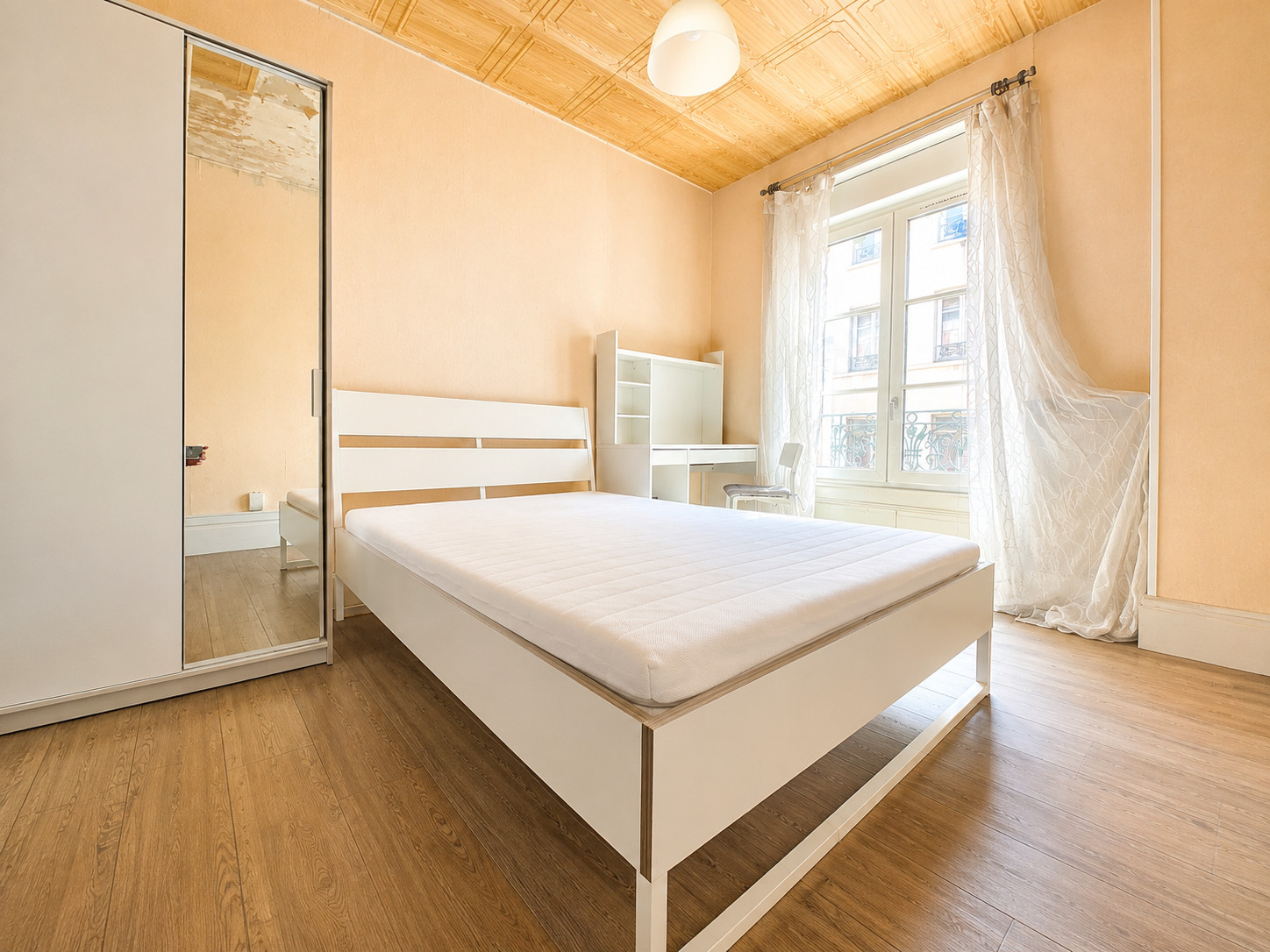 
                                                Vente
                                                 Appartement cosy et lumineux • dans bel immeuble • très proche Universités • Lyon 7
