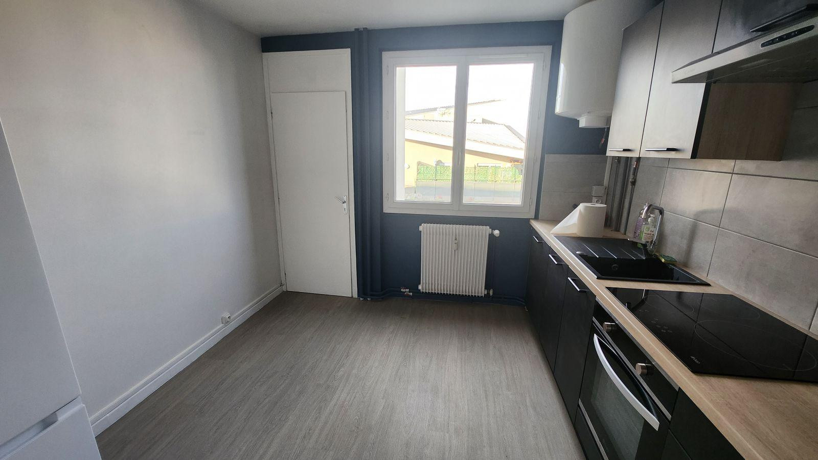 
                                                Location
                                                 Appartement cosy et refait avec gout