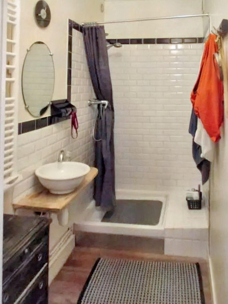 
                                                Location
                                                 Appartement cosy, proche canal St Martin