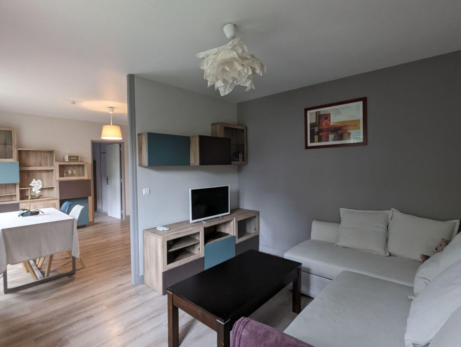 
                                                Location
                                                 Appartement cosy proche RER