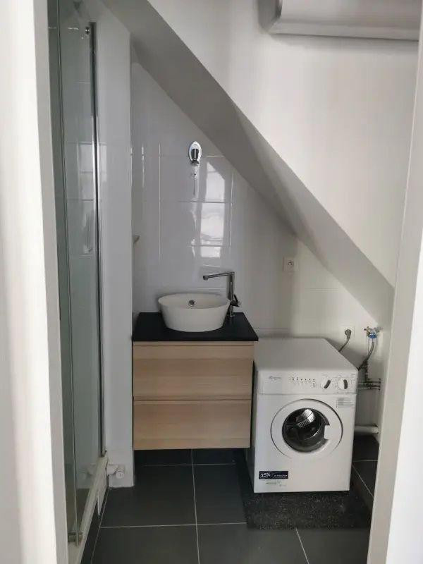 
                                                Location
                                                 Appartement cosy, refait à neuf