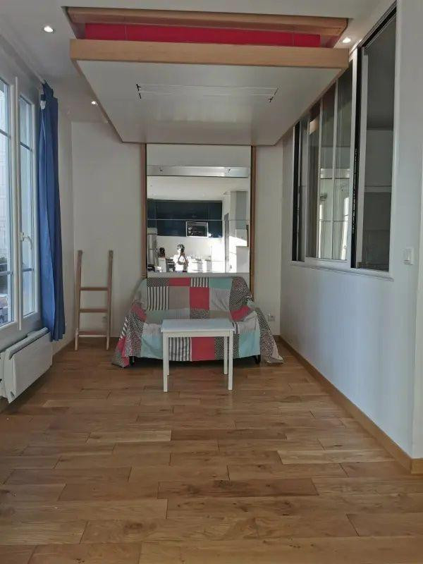 
                                                Location
                                                 Appartement cosy, refait à neuf