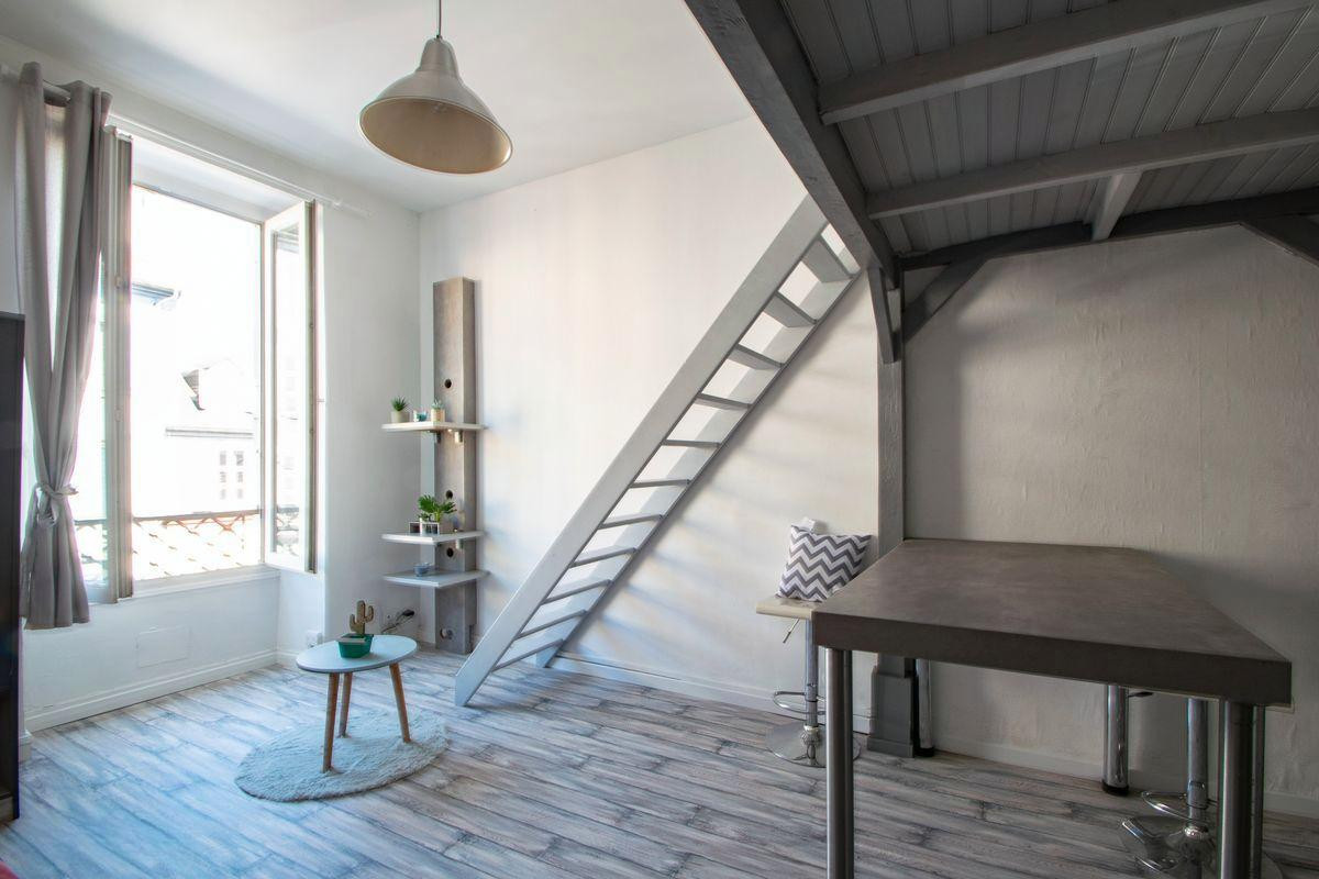 
                                                Location
                                                 Appartement cozy 22m2