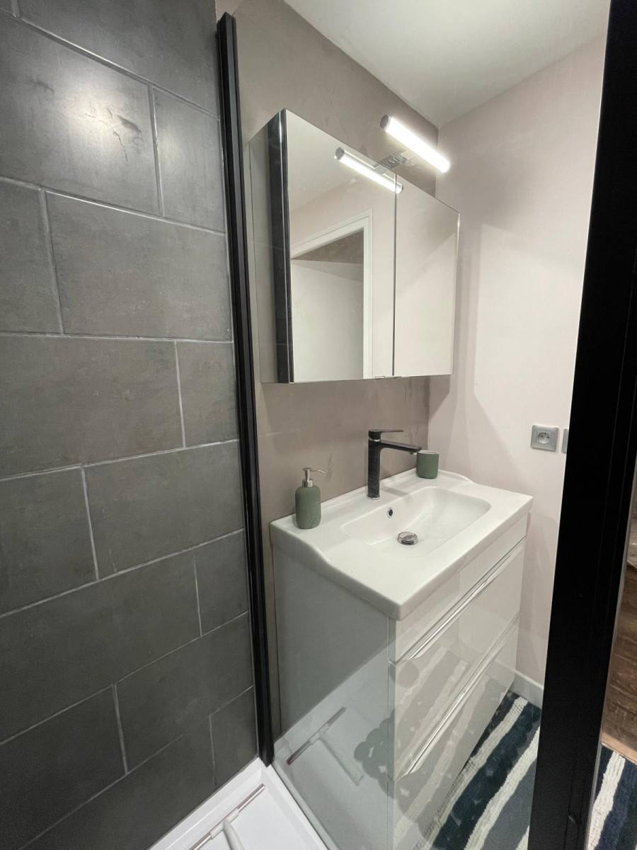 
                                                Location
                                                 Appartement Cozy Reims Sacré cœur