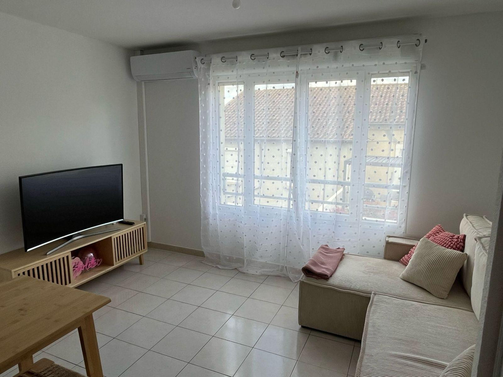 
                                                Location
                                                 APPARTEMENT CV ALES RÉSIDENCE CALME ET SECURISEE