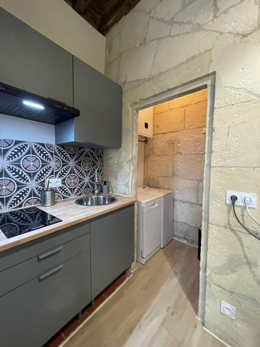 
                                                Location
                                                 Appartement CV Arles, climatisation, 1 chambre