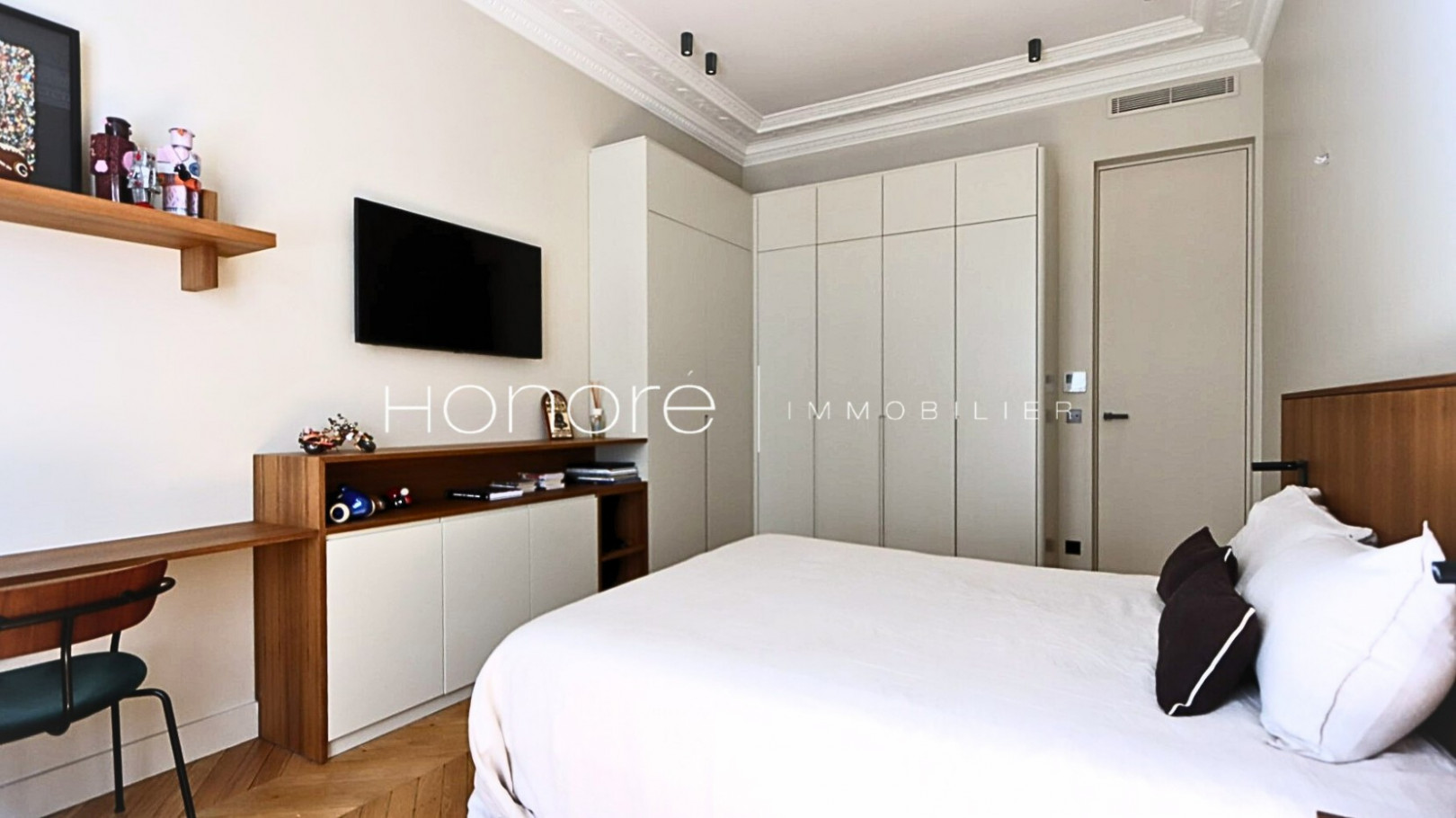 
                                                Location
                                                 APPARTEMENT D’EXCEPTION – 3 CHAMBRES – MUETTE OCDE