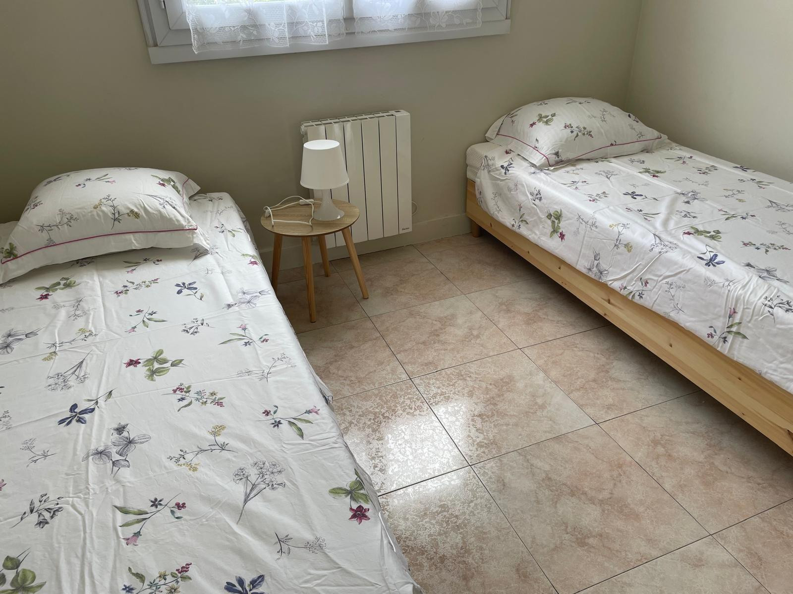 
                                                Location
                                                 Appartement danc Parc privé