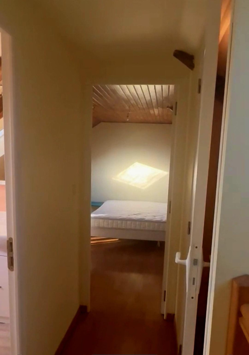 
                                                Location
                                                 Appartement dans longère avec parking et jardin