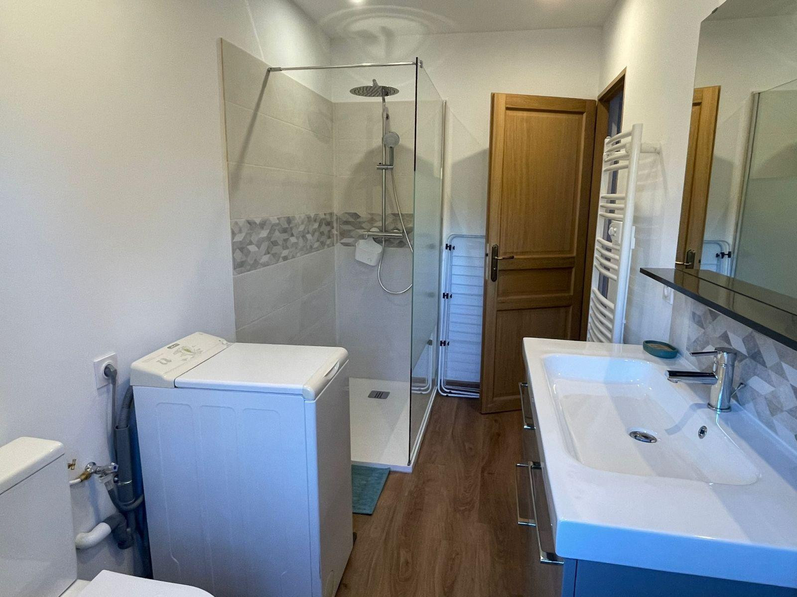 
                                                Location
                                                 Appartement dans maison de caractère