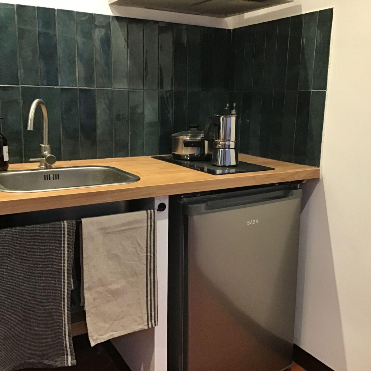 
                                                Location
                                                 Appartement dans maison de maître.