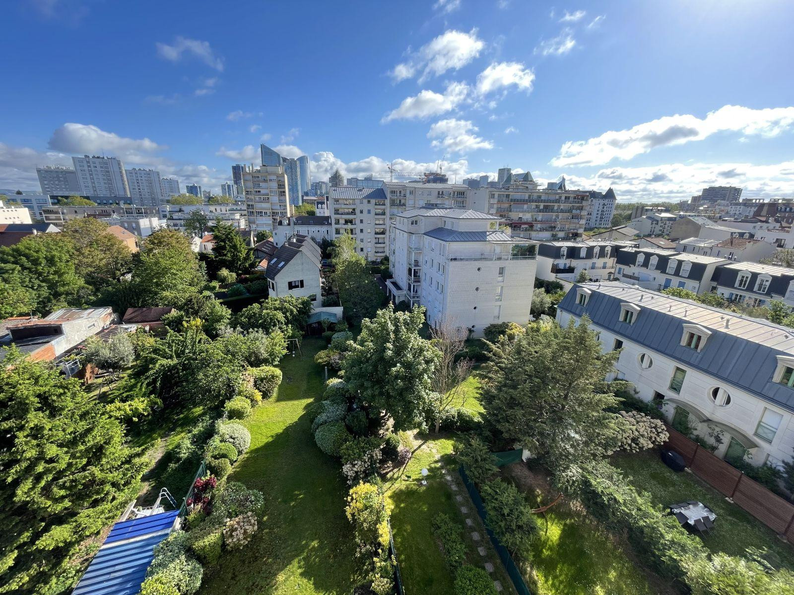 
                                                Location
                                                 Appartement dans petite copropriété de standing