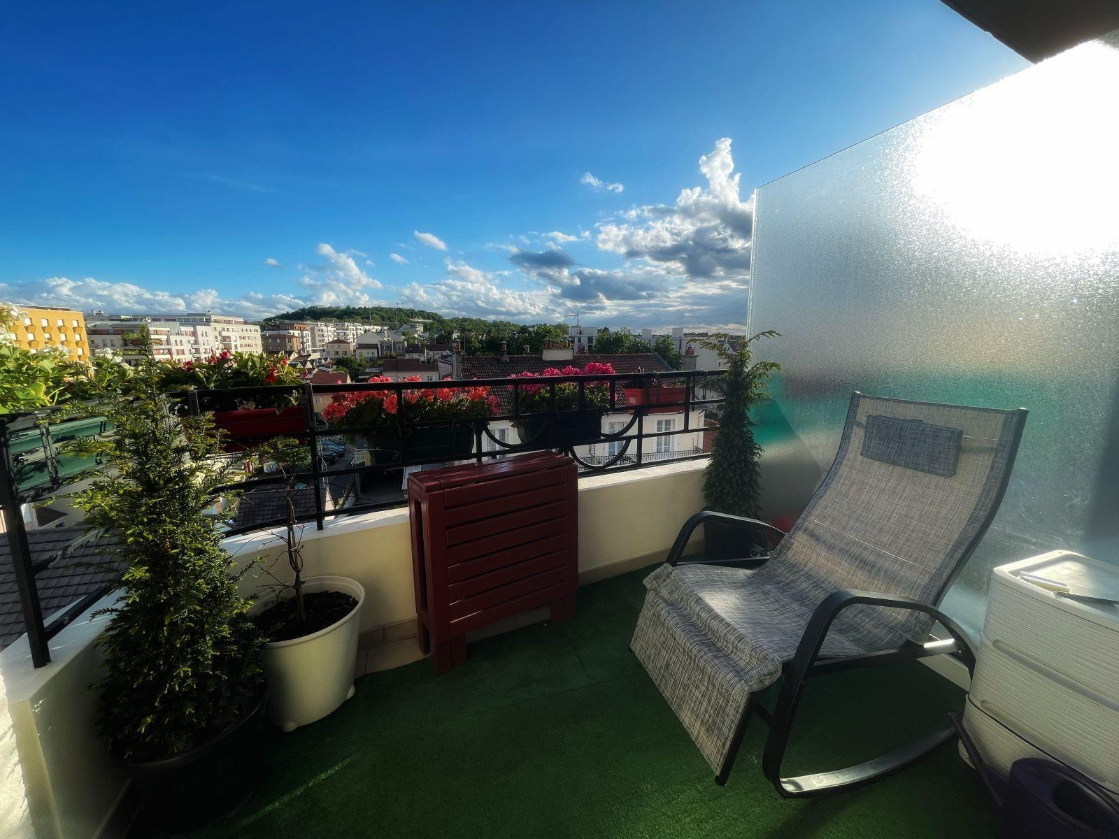 
                                                Location
                                                 Appartement dans petite copropriété de standing