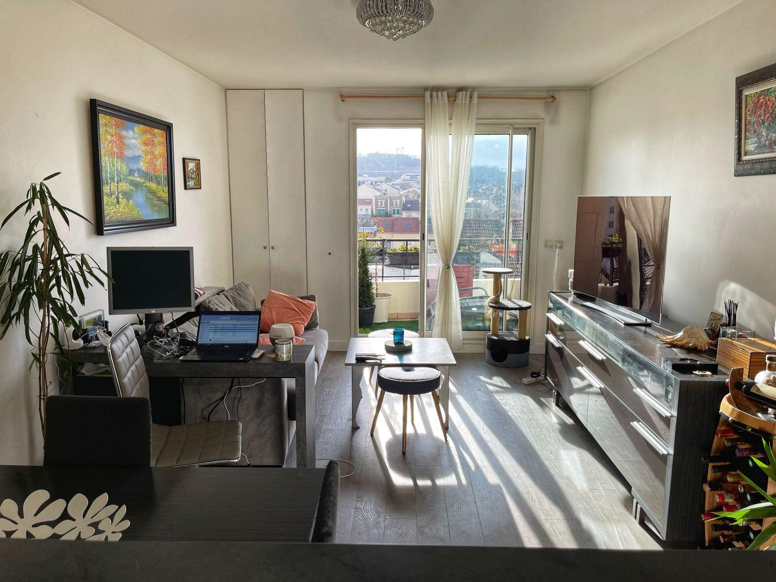 
                                                Location
                                                 Appartement dans petite copropriété de standing