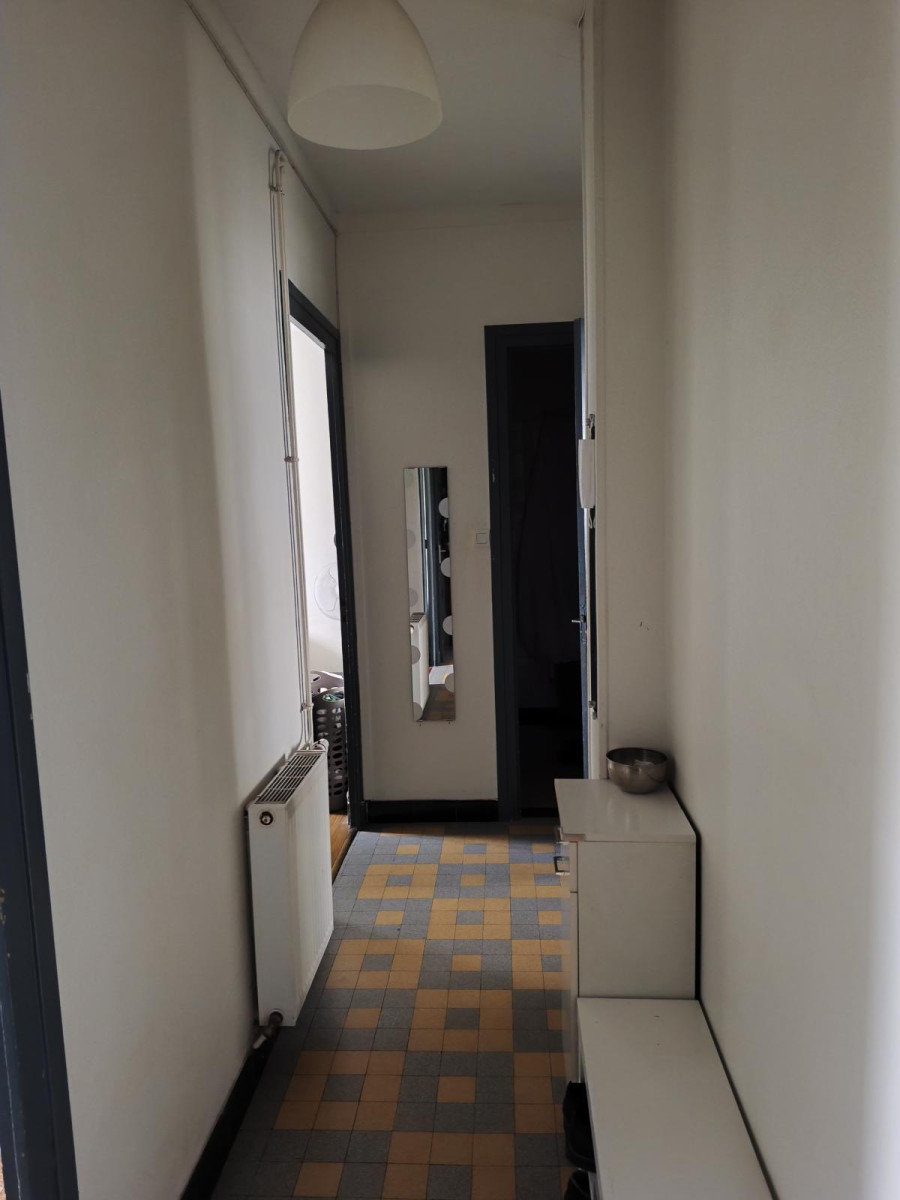 
                                                Location
                                                 Appartement dans petite résidence au calme.