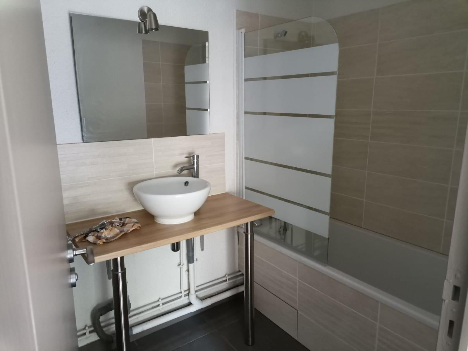 
                                                Location
                                                 Appartement dans quartier calme et recherché