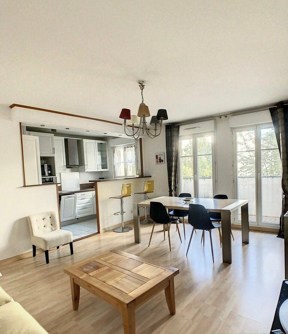 
                                                Location
                                                 Appartement dans résidence récente et de standing