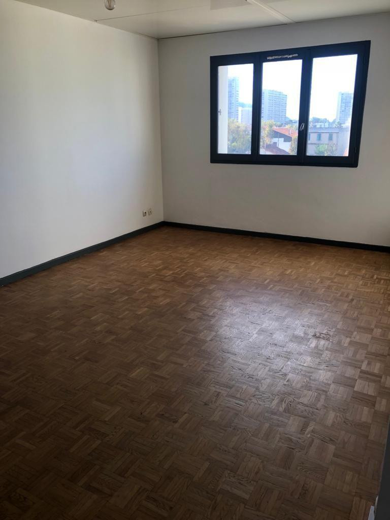 
                                                Location
                                                 APPARTEMENT DANS RESIDENCE SECURISEE VUE DEGAGEE