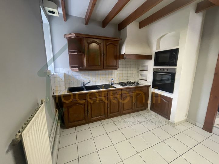 
                                                Location
                                                 APPARTEMENT DE 100M2