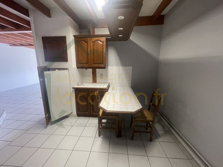 
                                                Location
                                                 APPARTEMENT DE 100M2