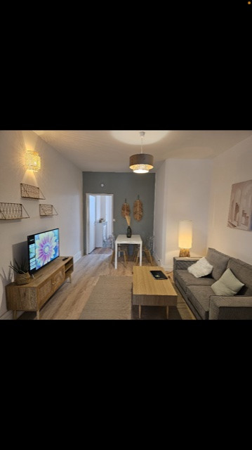 
                                                Location
                                                 Appartement de 2 pièces entièrement meublé et rénové avec goût à Lyon 3
