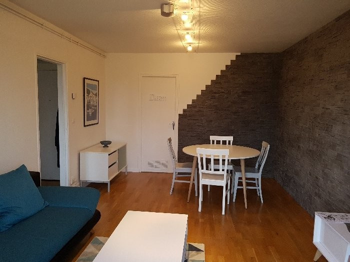 
                                                Location
                                                 Appartement de 2 pièces et 42 m²