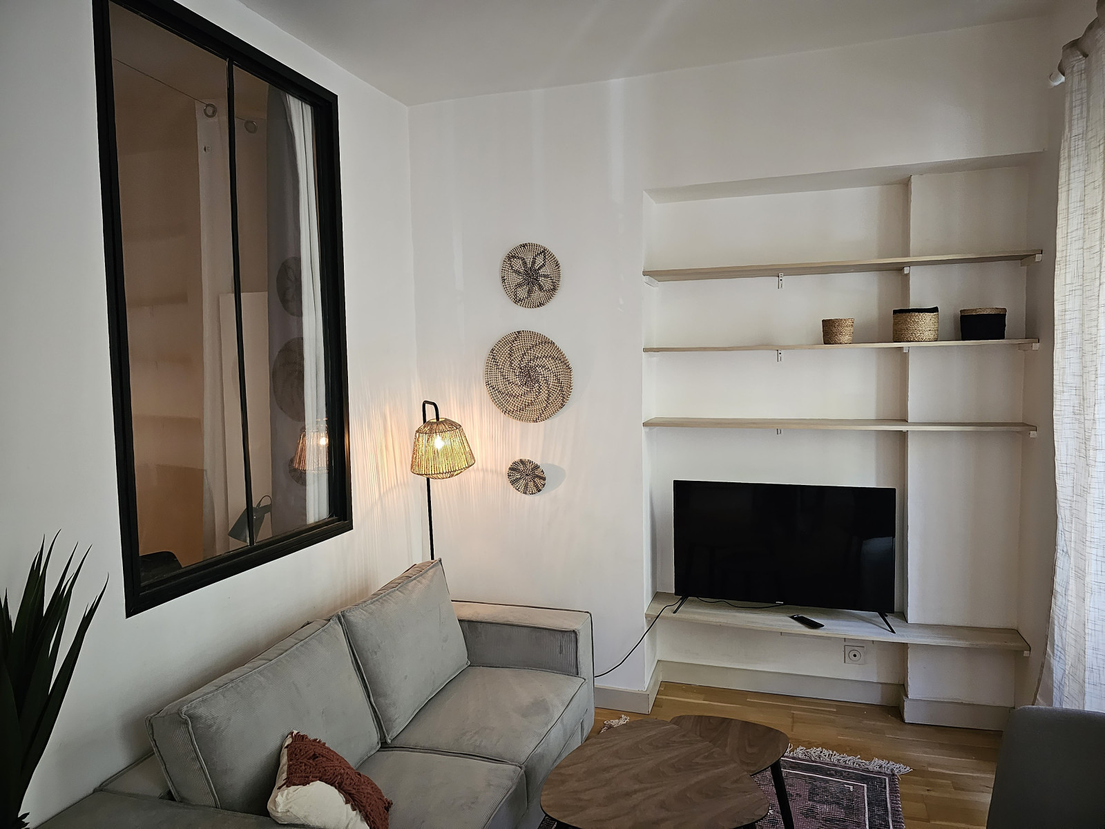 
                                                Location
                                                 Appartement de 2 pièces meublé rénové à Lyon 7