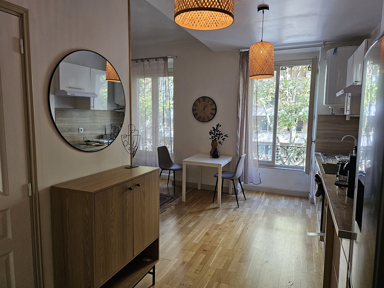 
                                                Location
                                                 Appartement de 2 pièces meublé rénové à Lyon 7