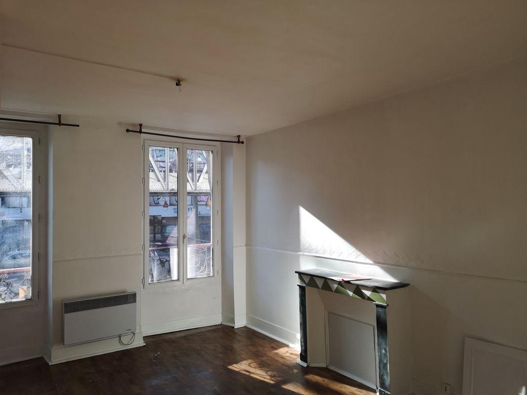 
                                                Location
                                                 Appartement de 2 pieces quartier La Chapelle