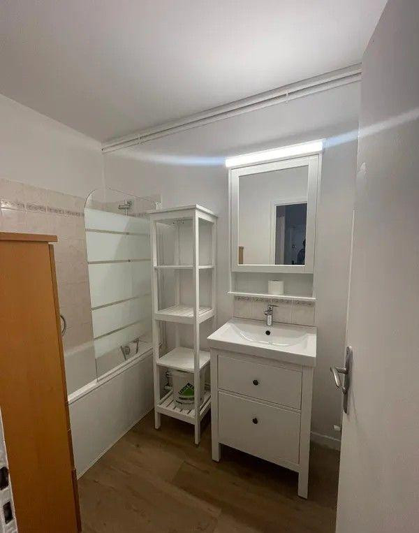 
                                                Location
                                                 Appartement de 3 Pièces 66m² en excellent état