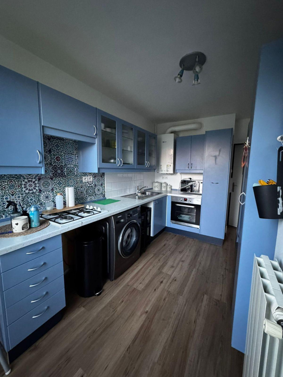 
                                                Location
                                                 Appartement de 3 Pièces 66m² en excellent état