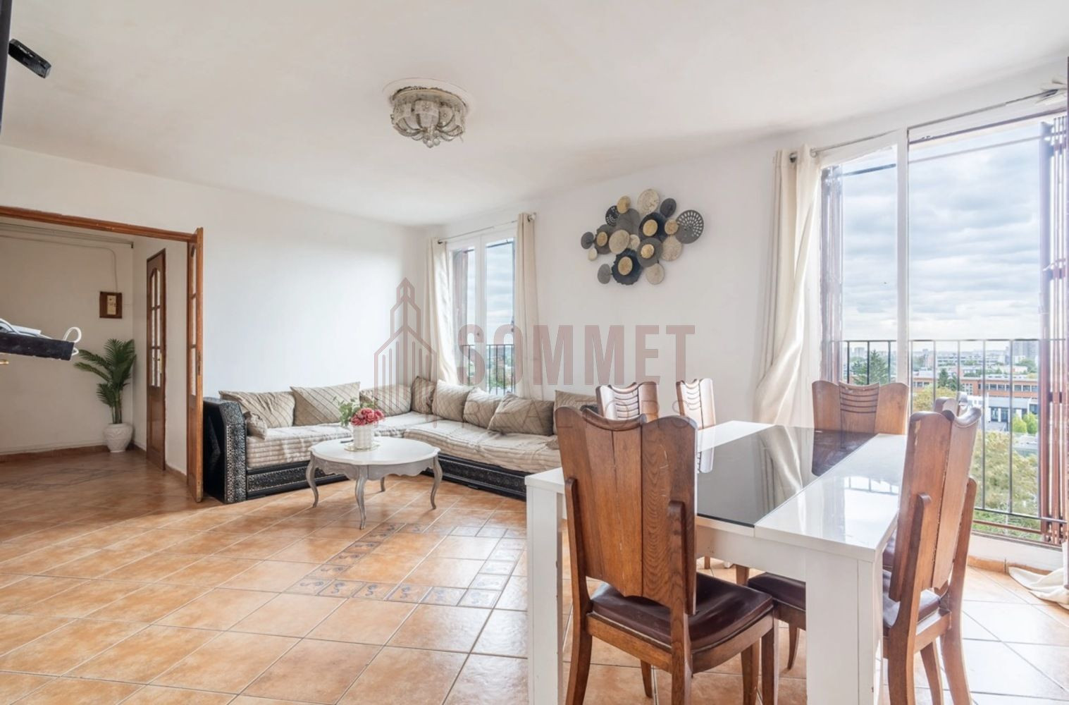 
                                                Vente
                                                 Appartement de 3 pièces de 67 m² OCCUPÉ